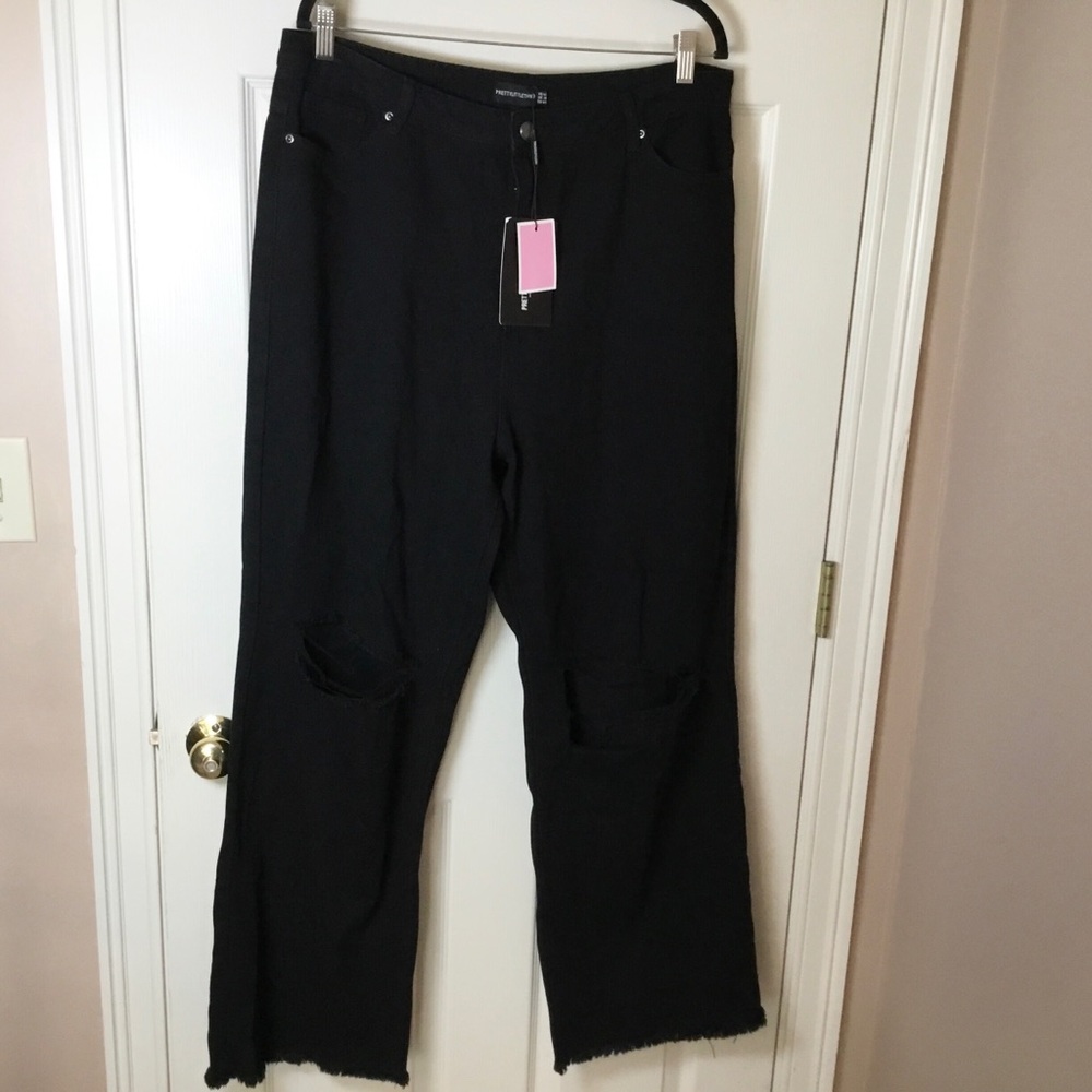 PrettyLittleThing Black Wide Leg Knee Rip Plus Size Jeans -US12/UK16